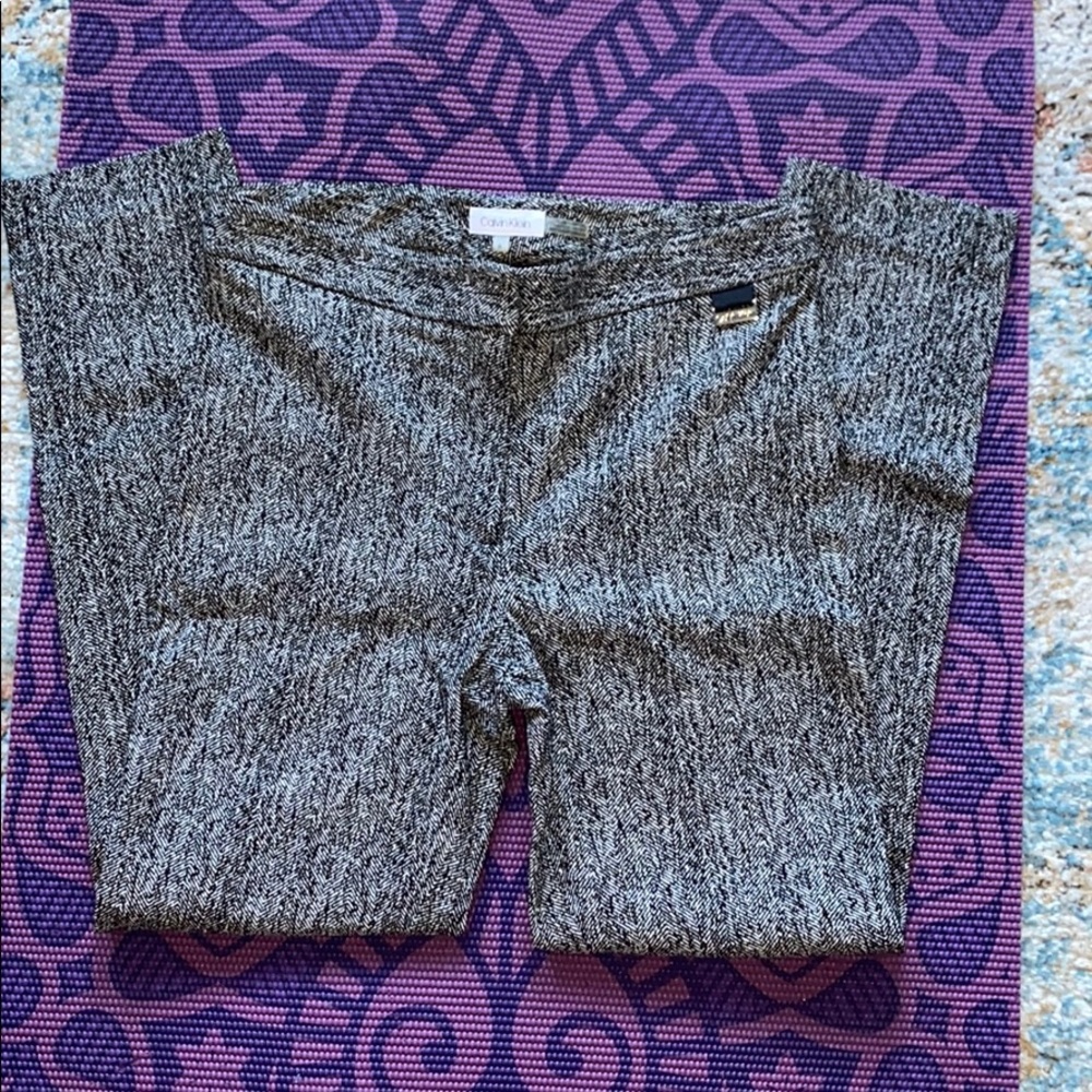 3/$25 ⭐️ Calvin Klein Black and White Patterned Trousers